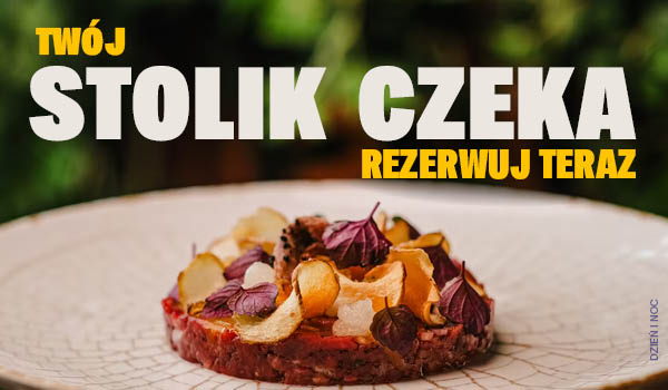 Apetyczne danie na talerzu z tekstem Twój stolik czeka rezerwuj teraz, zaproszenie do rezerwacji stolika