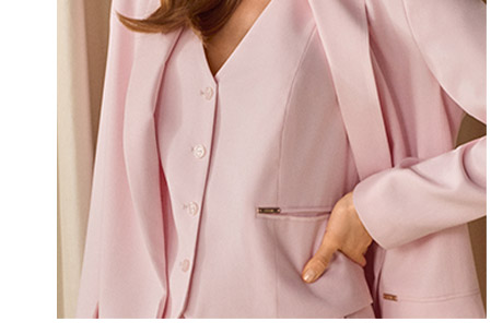 Marynarka damska w kolorze r&oacute;żowym