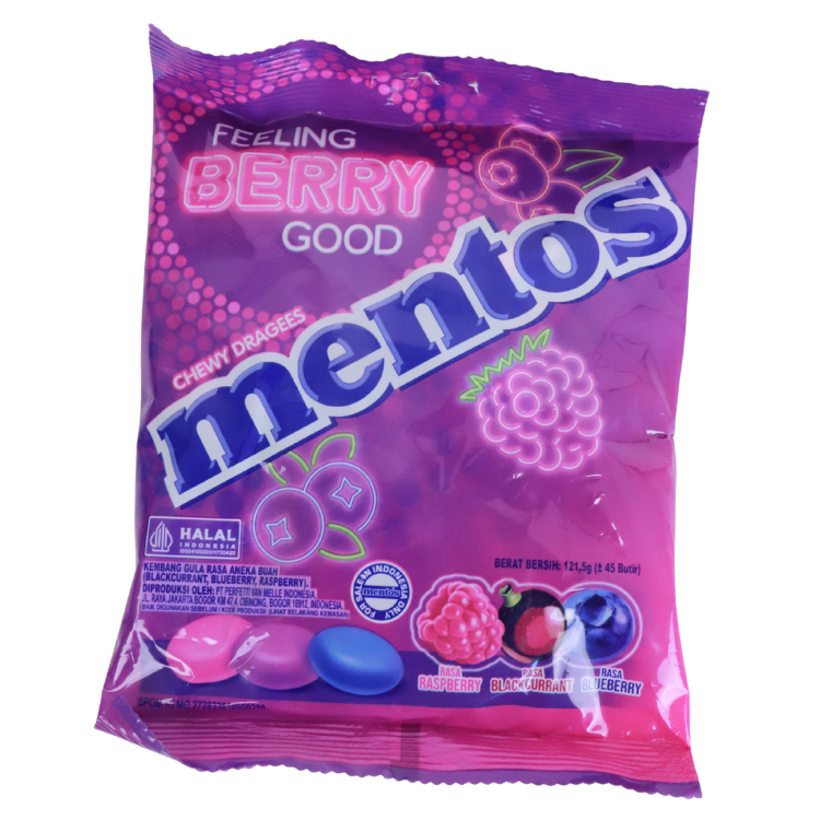 Packet of Mentos Feeling Berry Good chewy dragees, purple bag showing raspberry, blackcurrant and blueberry flavours