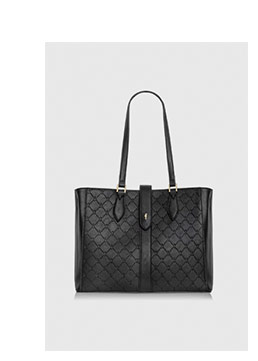 Czarna torebka damska z monogramem