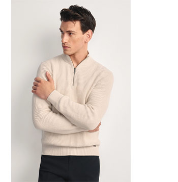 Beżowy sweter męski