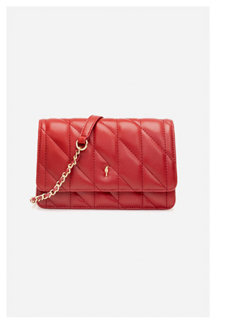 Mała pikowana torebka damska w kolorze czerwonym