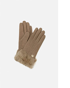 Beżowa czapka damska z futrzanym pomponem