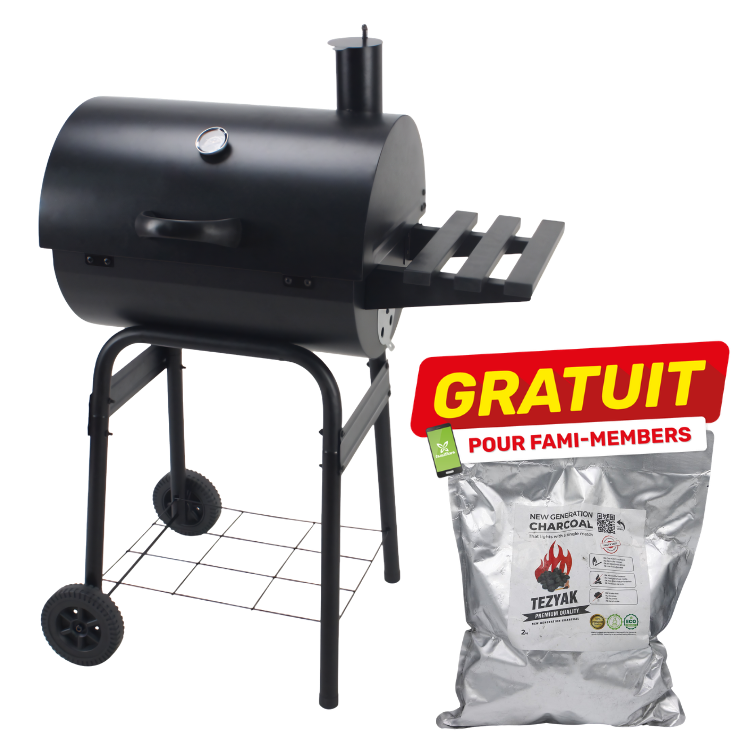 Black offset charcoal grill with side shelf and wheels, with free bag of Tezyak charcoal labelled 'Gratuit' for members