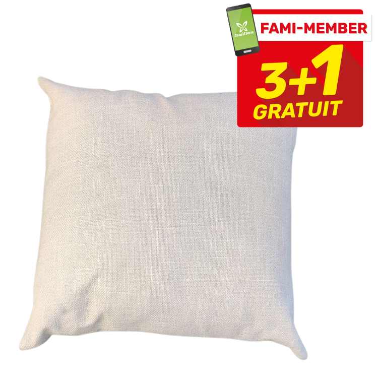 Square off-white textured cushion on white background with red "Fami-Member 3+1 Gratuit" promotional badge top-right