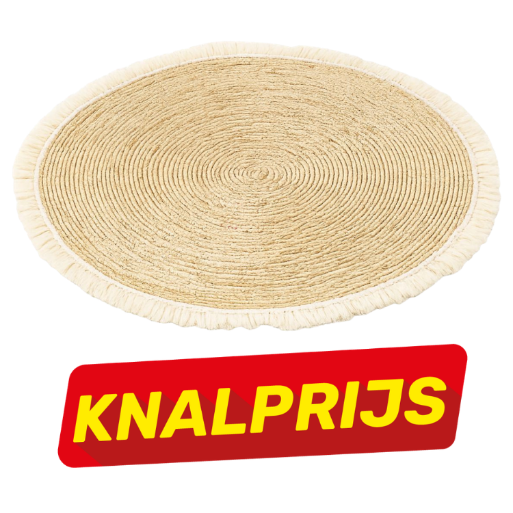 Round natural jute rug with fringe and spiral weave on white background, boho floor mat with red 'KNALPRIJS' sale tag